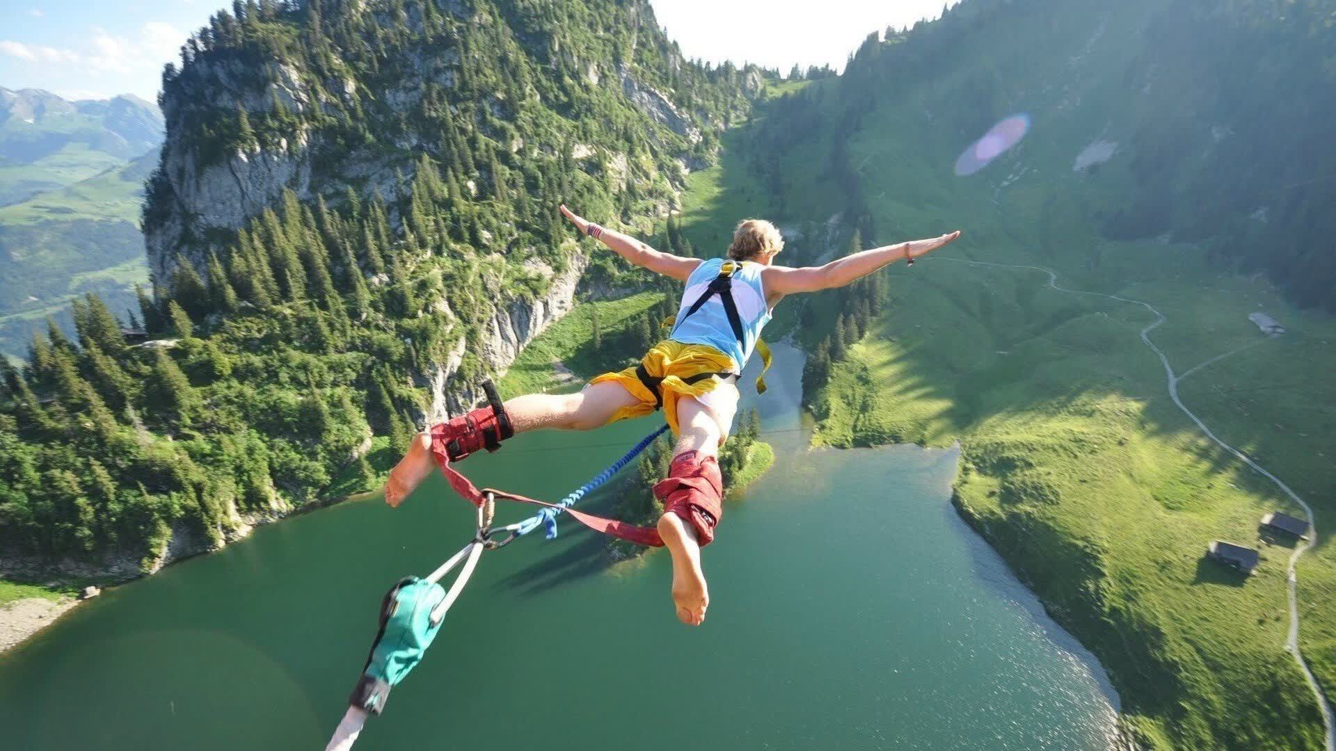 世界学生极限皮艇营:急流识别训练提升安全性,皮艇比赛视频